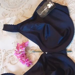 NWT Wacoal 32DDD 85154 Minimizer Bra Black $65